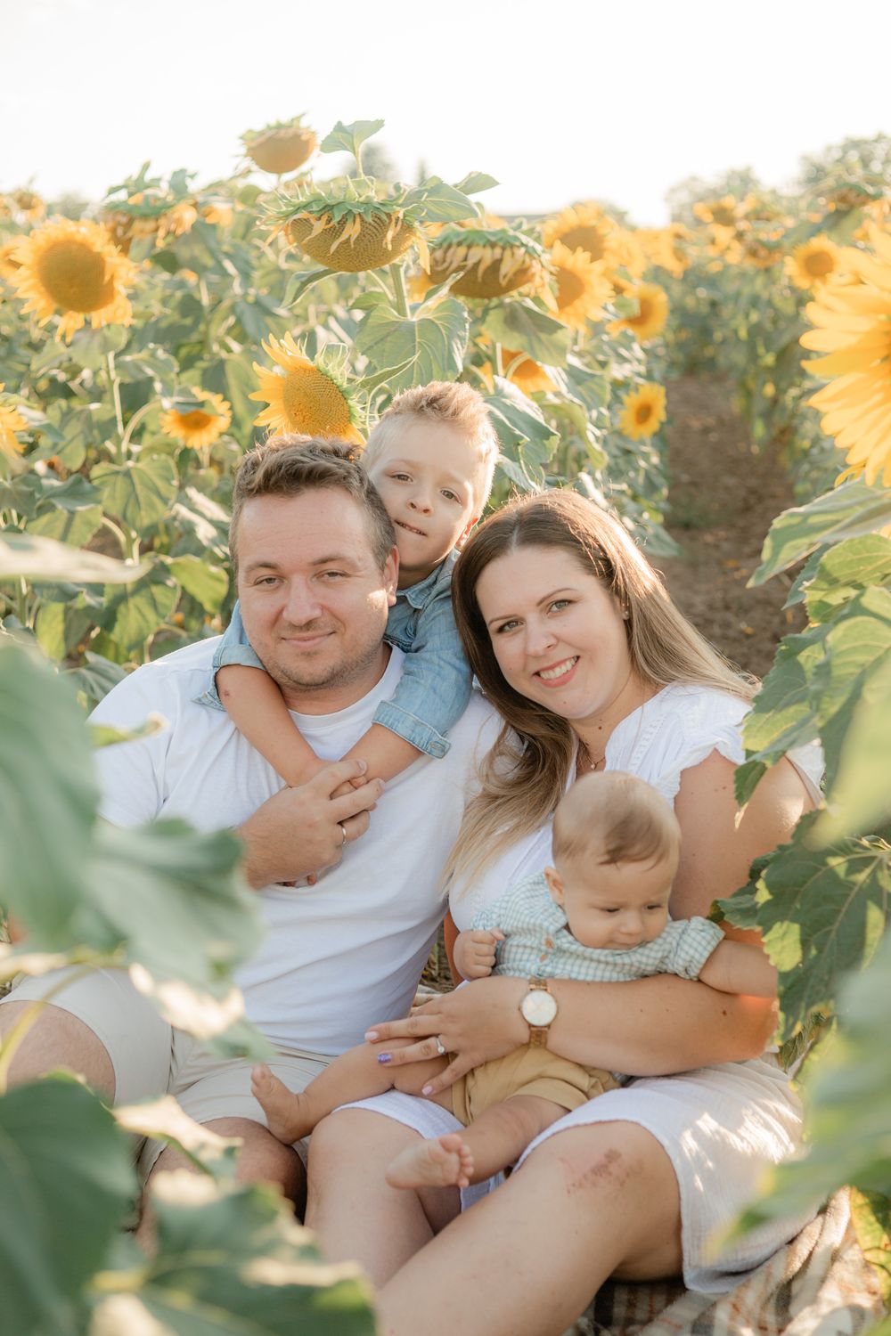 Nicole Photography fotó — Családi fotózás Budapesten – szülők és gyerekek együtt